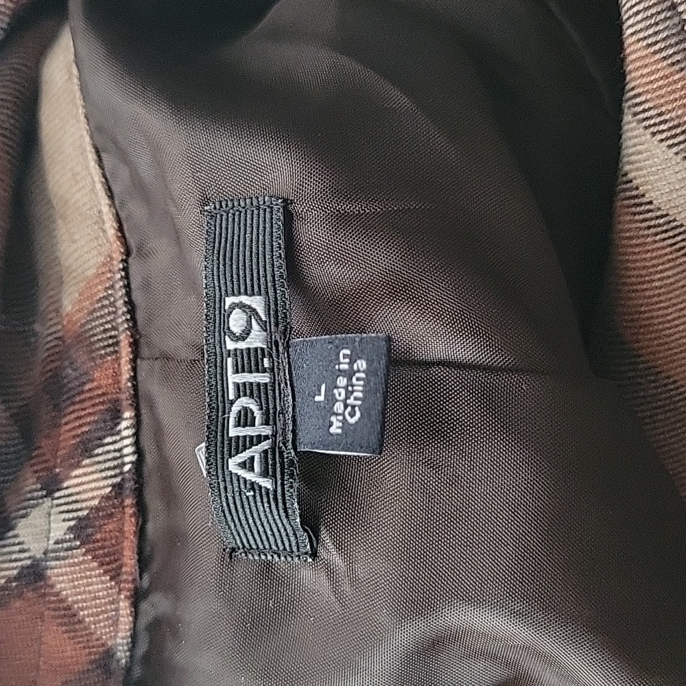 Women's Jacket - Picture 10 of 12